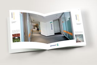 云頂創意案例 為倍鳴洋企業打造一本流動的文藝詩篇——企業形象畫冊設計解析